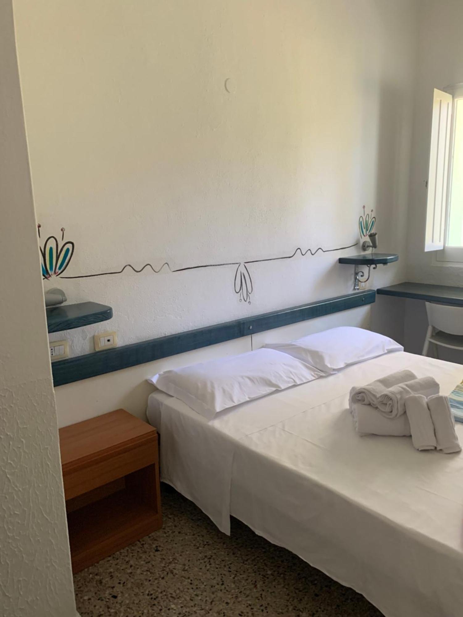 Hotel Splendor Тортоли Экстерьер фото